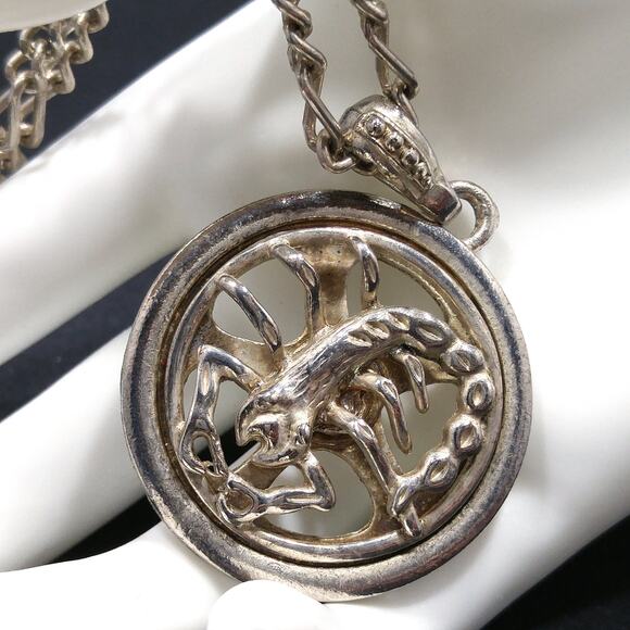 Vintage Zodiac Scorpio Pendant Necklace, Moving Scorpio, 1980s Vintage Jewelry - Picture 2 of 10